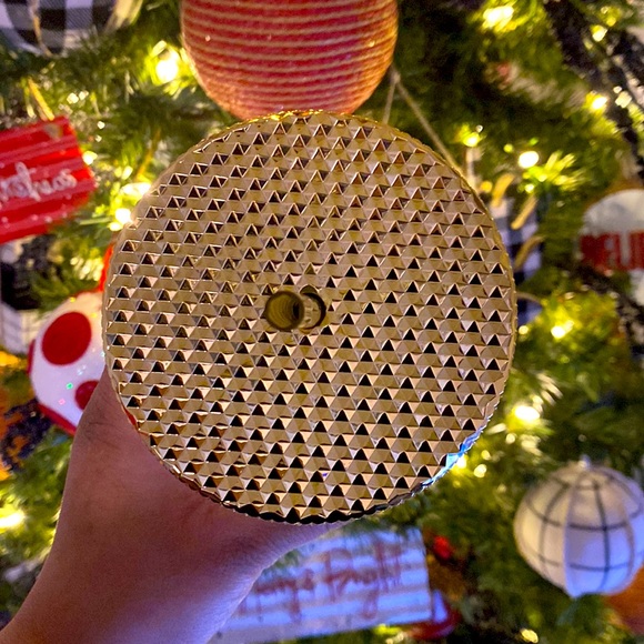 STARBUCKS 2022 HOLIDAY STUDDED COLD CUP - 24oz - GOLD ๐ - Picture 5 of 8